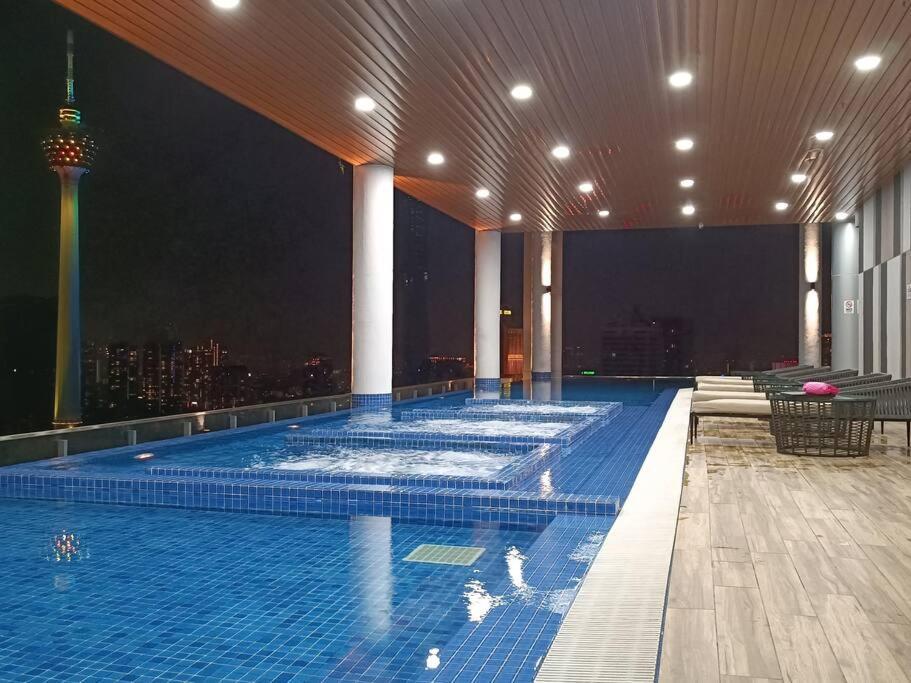 Апартаменти Cl 27A Insta Klcc View & Infinity Pool View Куала-Лумпур Екстер'єр фото