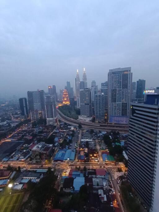 Апартаменти Cl 27A Insta Klcc View & Infinity Pool View Куала-Лумпур Екстер'єр фото