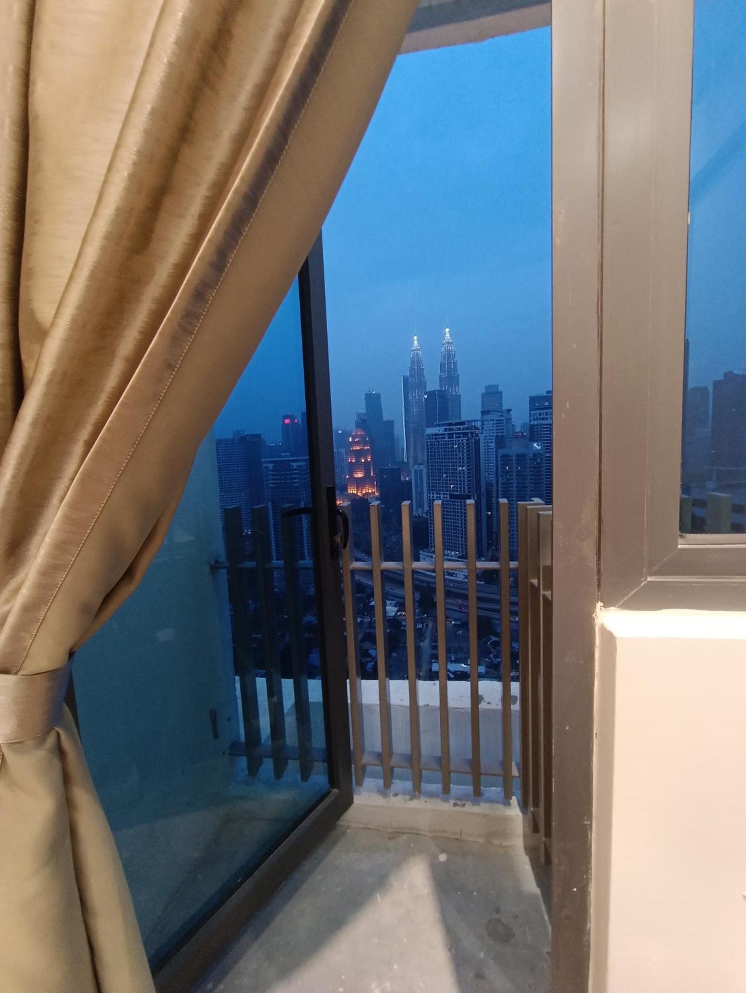 Апартаменти Cl 27A Insta Klcc View & Infinity Pool View Куала-Лумпур Екстер'єр фото