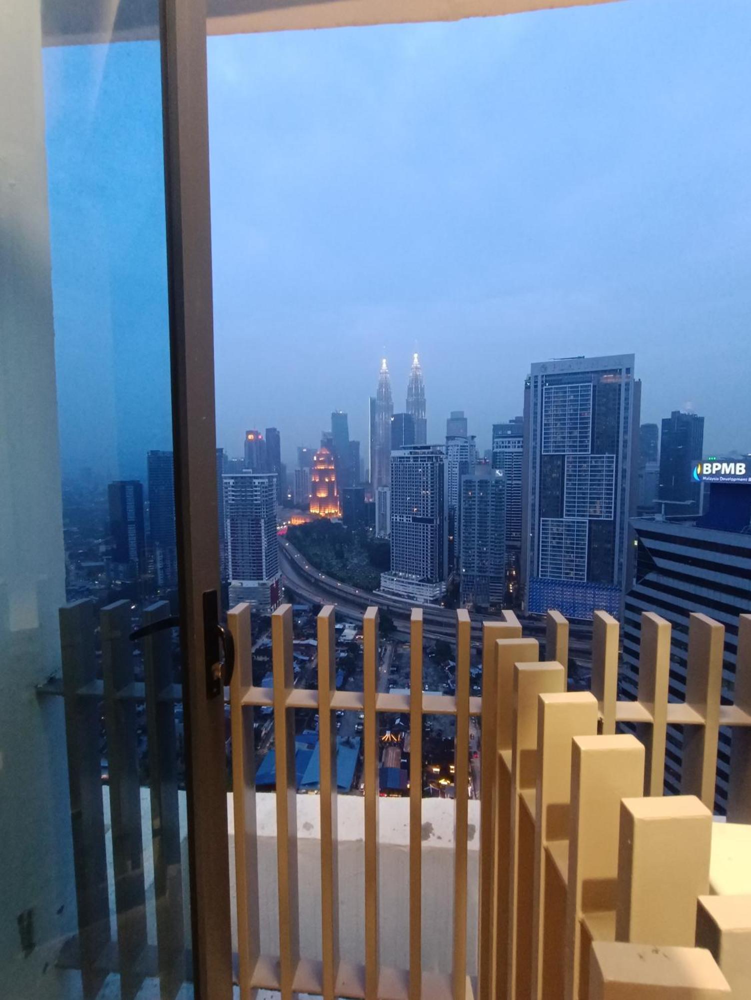 Апартаменти Cl 27A Insta Klcc View & Infinity Pool View Куала-Лумпур Екстер'єр фото